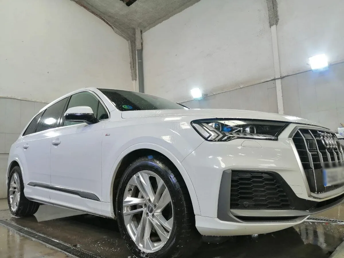 Freshly washed company vehicle in Castellón